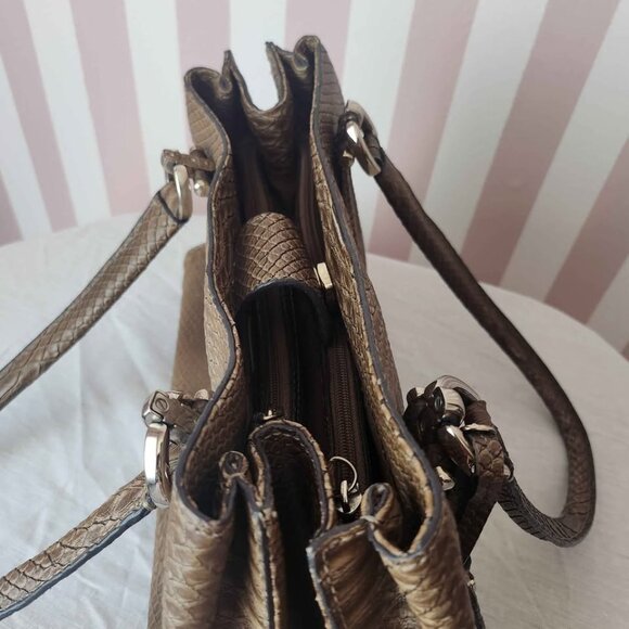 Liz Claiborne Textured Brown Shoulder Bag - Picture 4 of 7